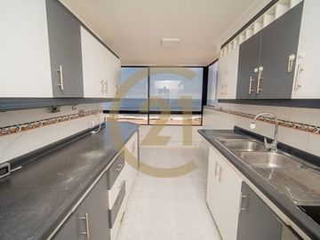 Departamento en Edificio Los Delfines