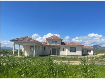 VENTA  PARCELA CON CASA  HACIENDA VIÑEDOS DE CASABLANCA
