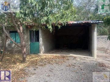 Se vende casa cerca de Las Varas