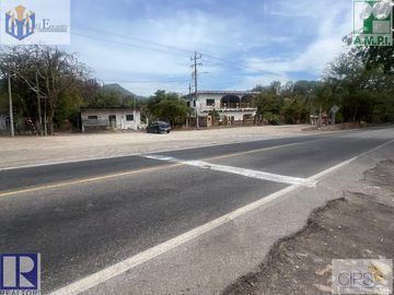 Se vende casa cerca de Las Varas