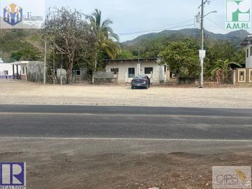 Se vende casa cerca de Las Varas