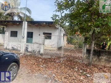 Se vende casa cerca de Las Varas
