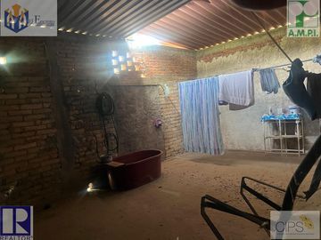 Se vende casa cerca de Las Varas