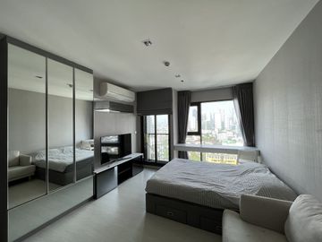 Studio bedroom condo for sale at Rhythm Sukhumvit 36-38