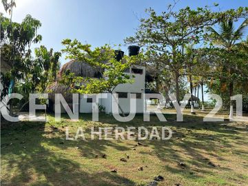 VENTA CABAÑA EN MOÑITOS, CORDOBA. COD: 125327