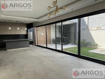 CASA EN VENTA EN CASTAÑOS DEL VERGEL