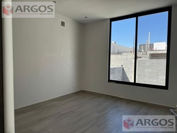 CASA EN VENTA EN CASTAÑOS DEL VERGEL
