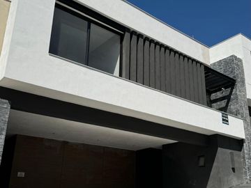 CASA EN VENTA EN CASTAÑOS DEL VERGEL