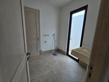 CASA EN RESIDENCIAL DE LUJO LOSANTOS 