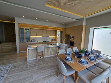 CASA EN RESIDENCIAL DE LUJO LOSANTOS 