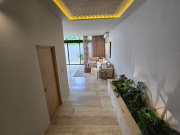 CASA EN RESIDENCIAL DE LUJO LOSANTOS 