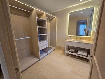 CASA EN RESIDENCIAL DE LUJO LOSANTOS 