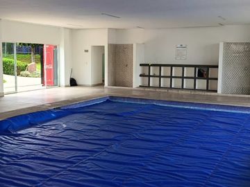 VENTA DE CASA EN LOMAS DE ANGELOPOLIS, CLUSTER CON ALBERCA Y CANCHA DE FUTBOL.