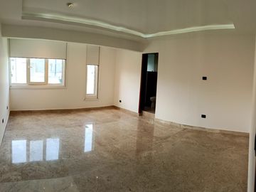 VENTA DE CASA EN LOMAS DE ANGELOPOLIS, CLUSTER CON ALBERCA Y CANCHA DE FUTBOL.