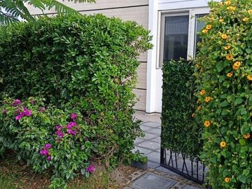 VENTA DE CASA EN LOMAS DE ANGELOPOLIS, CLUSTER CON ALBERCA Y CANCHA DE FUTBOL.