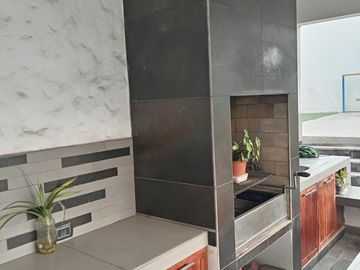 vendo casa en  la urb. Lagunas La Molina