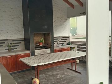 vendo casa en  la urb. Lagunas La Molina