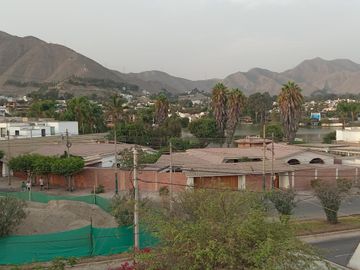 vendo casa en  la urb. Lagunas La Molina