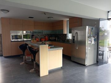 vendo casa en  la urb. Lagunas La Molina