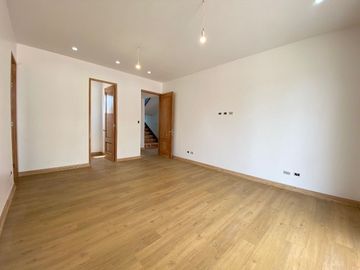 Venta de casa nueva en condominio Pirque sector Los Silos