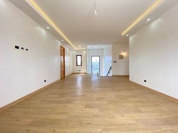 Venta de casa nueva en condominio Pirque sector Los Silos