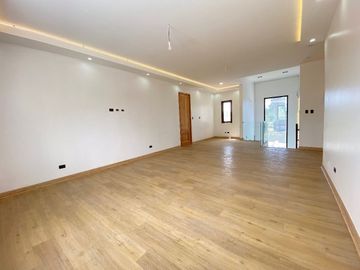 Venta de casa nueva en condominio Pirque sector Los Silos