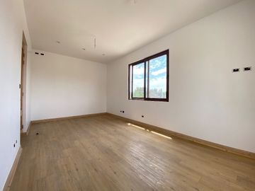 Venta de casa nueva en condominio Pirque sector Los Silos