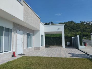 CASA EN VENTA VIA CHINCHINA- PALESTINA.
