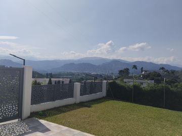 CASA EN VENTA VIA CHINCHINA- PALESTINA.