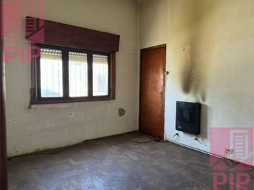Casa  en Venta El Palomar / Moron (B110 1012)