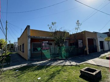 Casa  en Venta El Palomar / Moron (B110 1012)