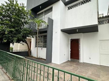 VENTA CASA EN URB. SANTORINI  CERCA DE SAN FELIPE - SEGURIDAD 24/7 (CMC)