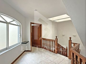 Hermosa Residencia en Venta en Bugambilias – Av. del Búfalo