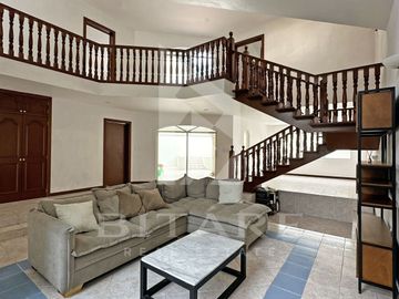 Hermosa Residencia en Venta en Bugambilias – Av. del Búfalo