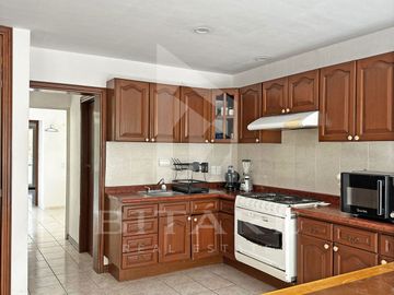 Hermosa Residencia en Venta en Bugambilias – Av. del Búfalo