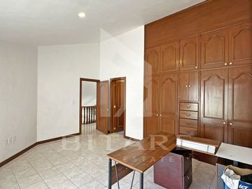 Hermosa Residencia en Venta en Bugambilias – Av. del Búfalo