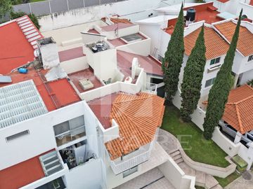 Hermosa Residencia en Venta en Bugambilias – Av. del Búfalo