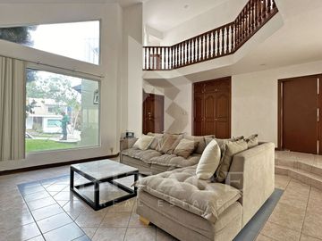 Hermosa Residencia en Venta en Bugambilias – Av. del Búfalo