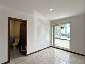 Hermosa Residencia en Venta en Bugambilias – Av. del Búfalo