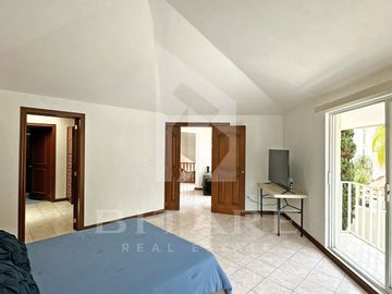Hermosa Residencia en Venta en Bugambilias – Av. del Búfalo
