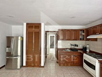 Hermosa Residencia en Venta en Bugambilias – Av. del Búfalo