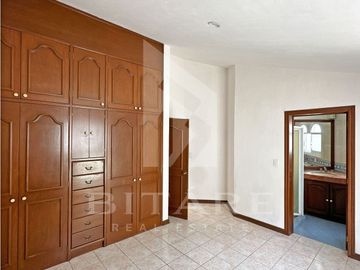 Hermosa Residencia en Venta en Bugambilias – Av. del Búfalo