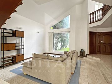 Hermosa Residencia en Venta en Bugambilias – Av. del Búfalo