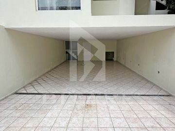 Hermosa Residencia en Venta en Bugambilias – Av. del Búfalo