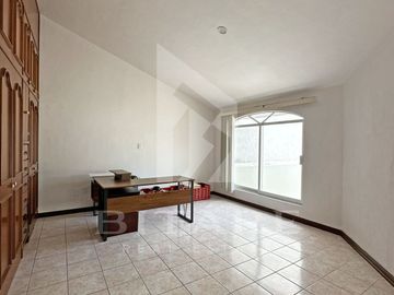 Hermosa Residencia en Venta en Bugambilias – Av. del Búfalo