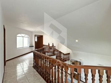 Hermosa Residencia en Venta en Bugambilias – Av. del Búfalo