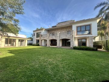 Casa en venta en Residencial Santa Paulina