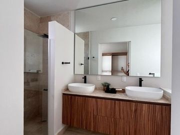 Casa en Venta en zona Cañadas del Lago, Alberca, 3 Recámaras, Cto Servicio..
