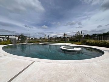 Casa en Venta en zona Cañadas del Lago, Alberca, 3 Recámaras, Cto Servicio..