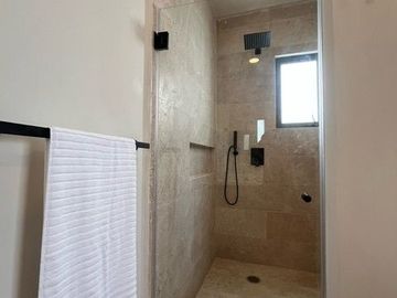 Casa en Venta en zona Cañadas del Lago, Alberca, 3 Recámaras, Cto Servicio..